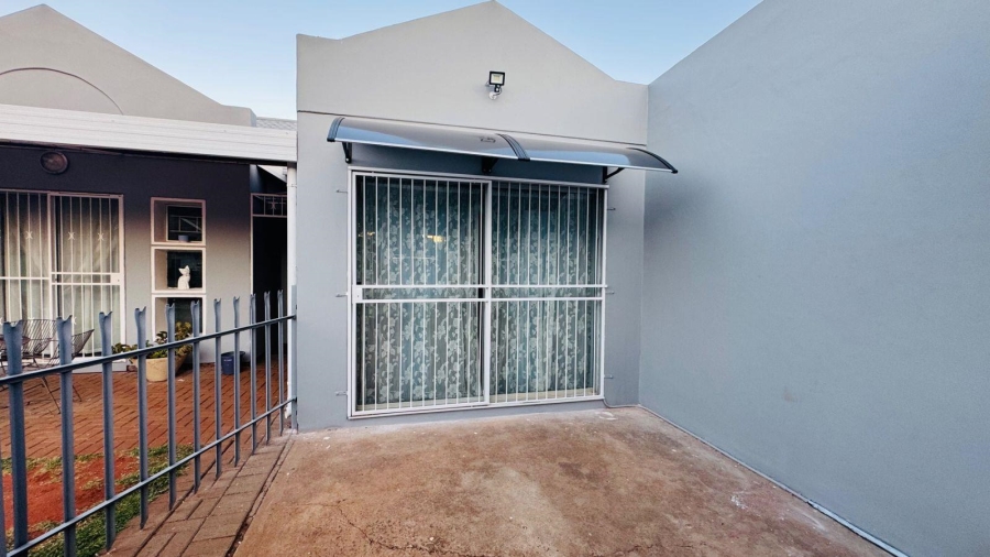 3 Bedroom Property for Sale in Minerva Gardens Northern Cape